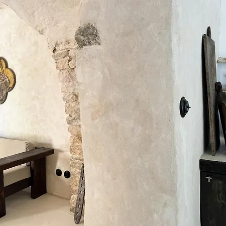 Artist's Near Uzes In Provence