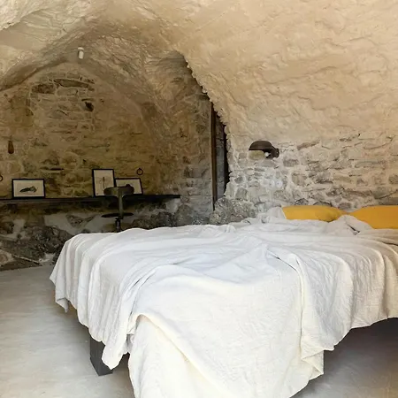 Artist's Near Uzes In Provence * Belvézet