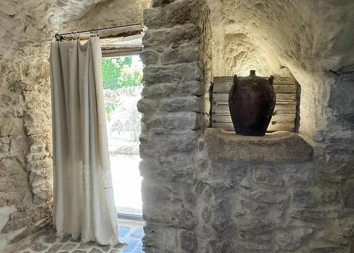 Artist's Near Uzes In Provence